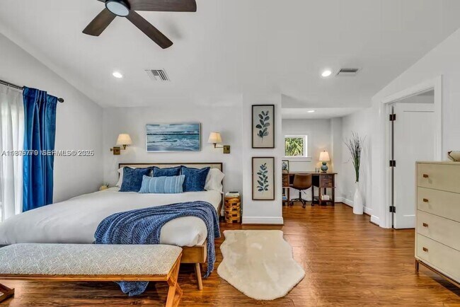 Building Photo - 110 SE 11th Ave