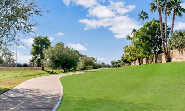 Building Photo - FANTASTIC 2 BED 2 BATHS IN SCOTTSDALE **Cashless Deposit Available!!!** 15 min to ASU