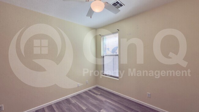 Building Photo - 45513 W Starlight Dr