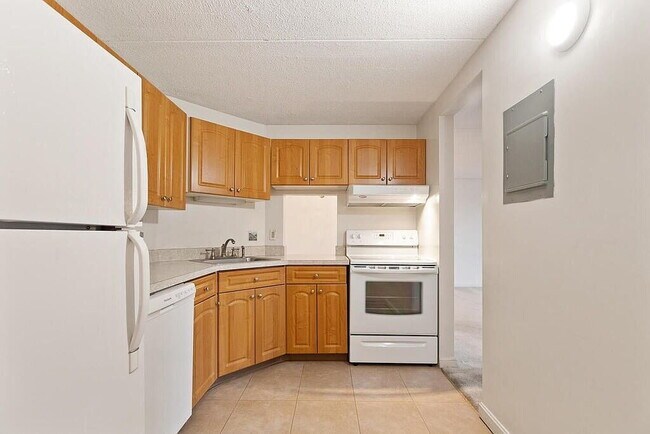 Building Photo - 100 High St