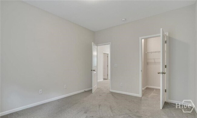 Building Photo - 20 Lower Creek Dr