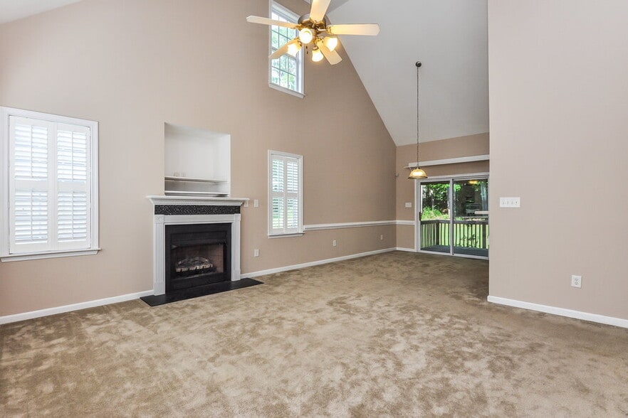 Building Photo - 3612 Willowtree Ln