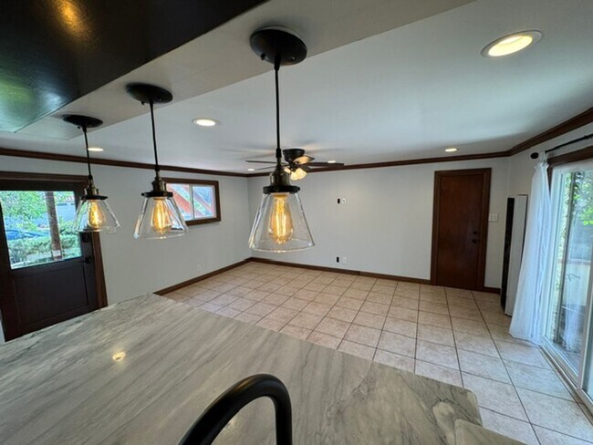 Building Photo - 2501 Eucalyptus Ave