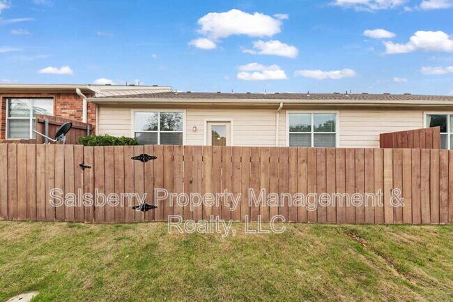 Building Photo - 252 Heritage Hill Dr