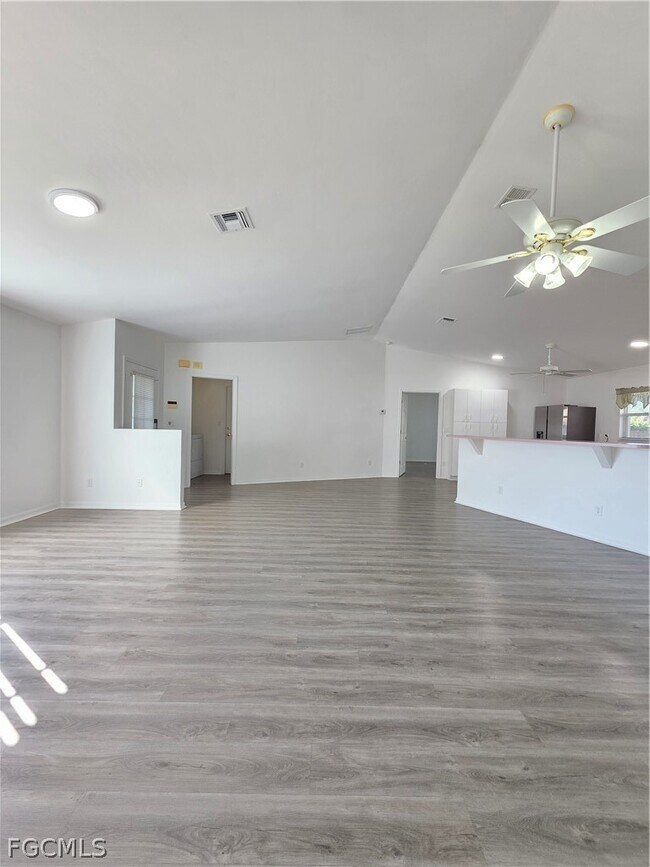 Building Photo - 2228 SE 19th Ave