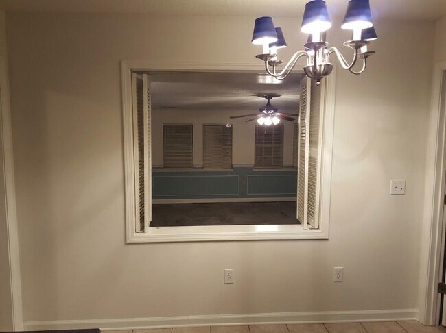 Building Photo - 6248 Brightwood Dr