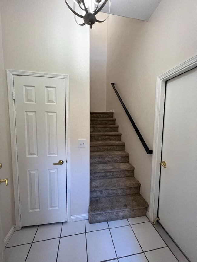 Building Photo - BEAUTIFUL UPGRADED CONDO/MANY AMENITIES - 3 BED, 2 BATH