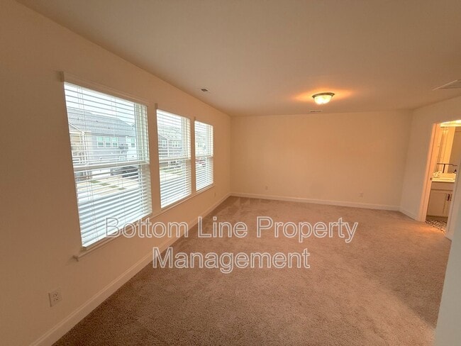 Building Photo - 1552 Cedar Tree Dr