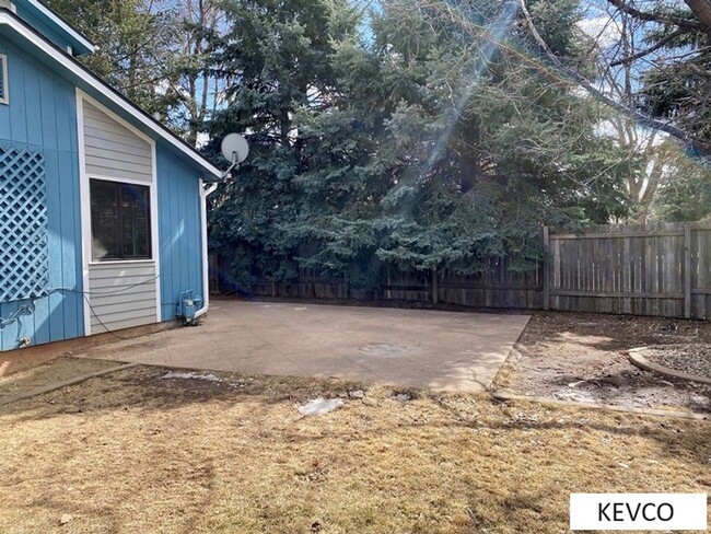 Building Photo - Beautiful Home with Great Back Yard!