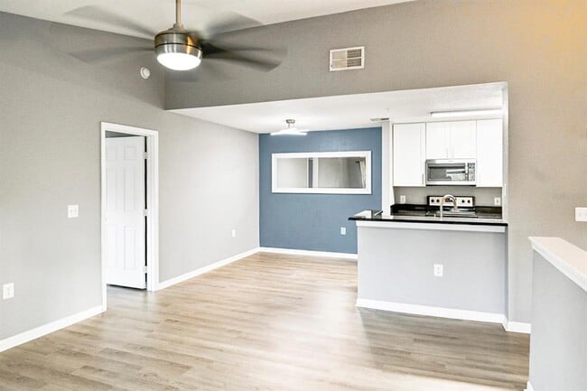 Building Photo - 7417 Vista Way