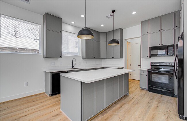 Building Photo - 1508 McKee St