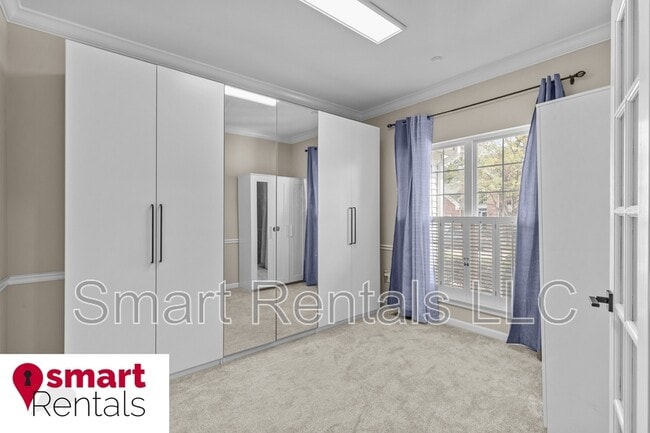 Building Photo - 944 Wellesley Pl Dr