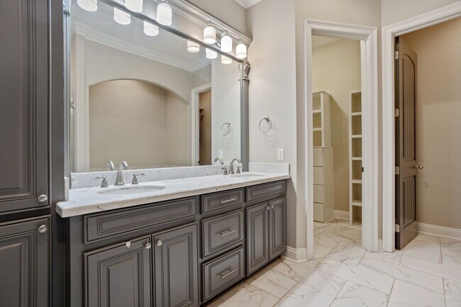 Building Photo - 5807 Willow Breeze Dr