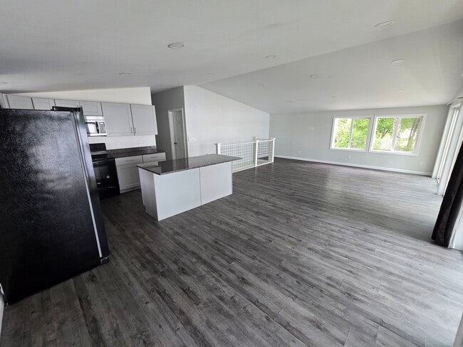 Building Photo - 5 N Vigue Shr Rd