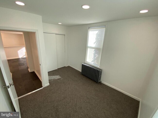 Building Photo - 1216 S 11th St