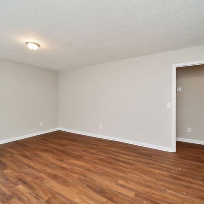 Building Photo - ? Adorable Renovated Home in the Heart of ...