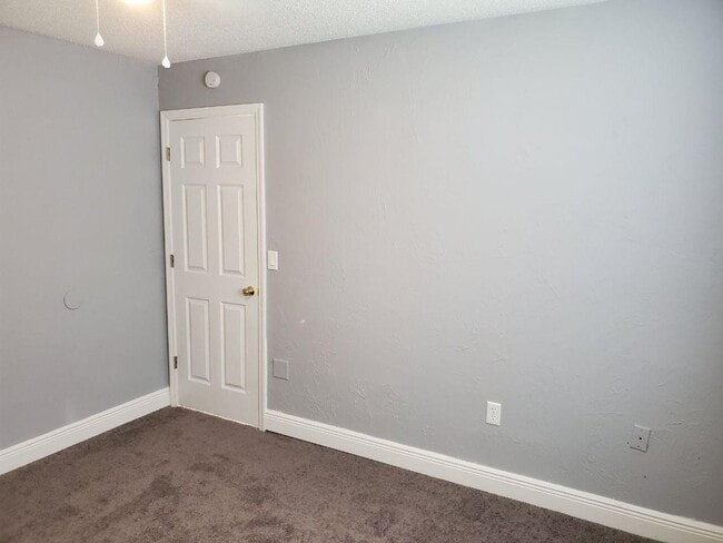 Building Photo - 3/2 Duplex in Bradenton