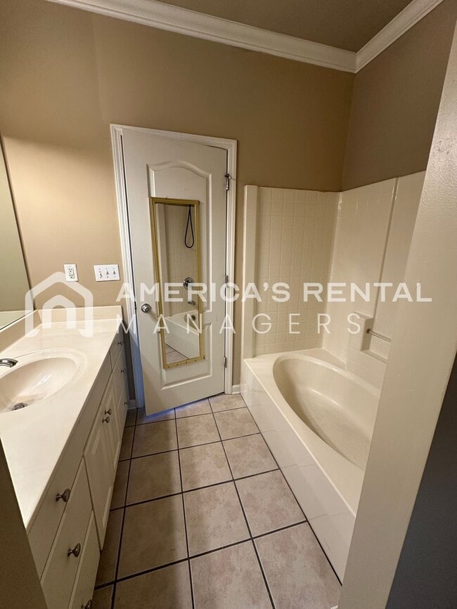 Building Photo - Beautiful Home for Rent in Birmingham, AL!!!! Available to View Now!!!