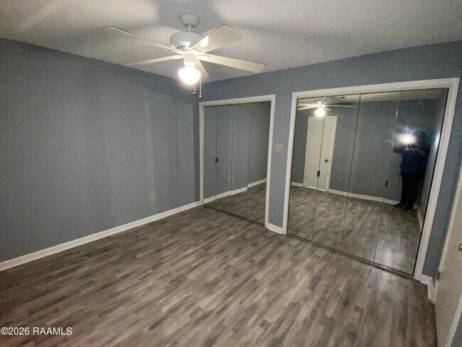 Building Photo - 5628 Moorstone Dr