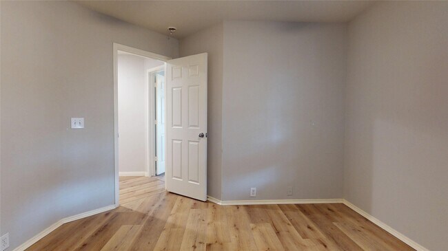 Building Photo - 1103 Sun Prairie Dr