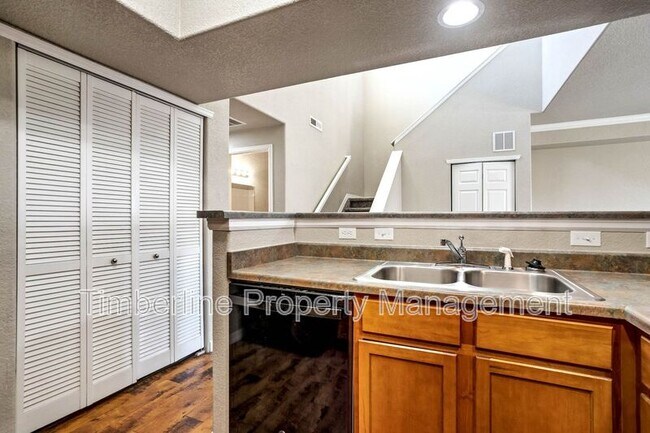 Building Photo - 4880 Kerry Lynn View