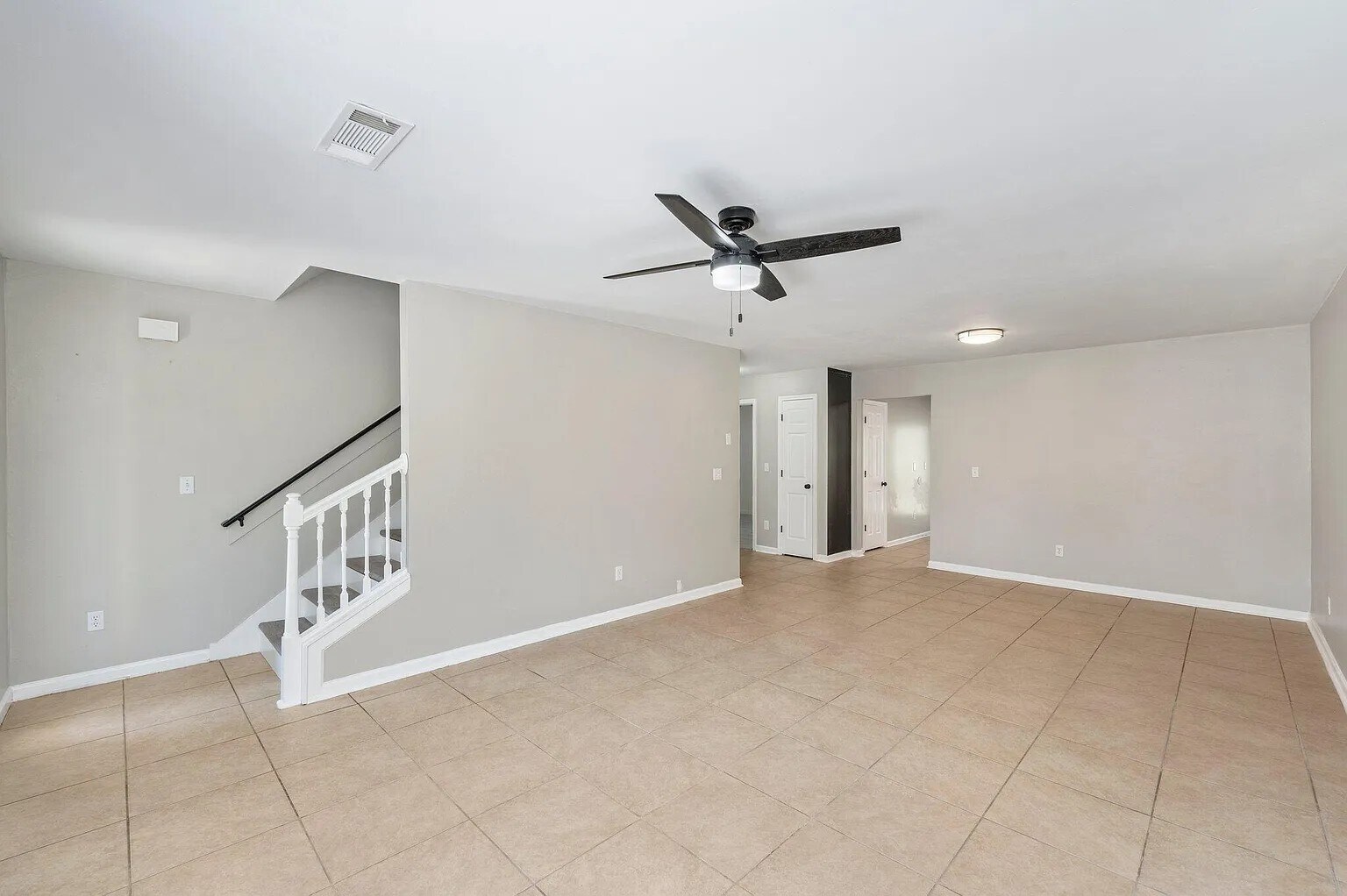 LR 2 - 329 Dahlquist Dr