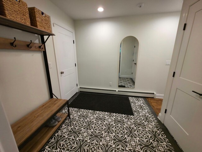 Building Photo - Luxury Living in Ridgewood