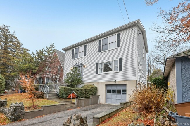 Building Photo - 335 5th St