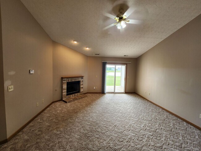 Building Photo - 2399 Hopkins Dr