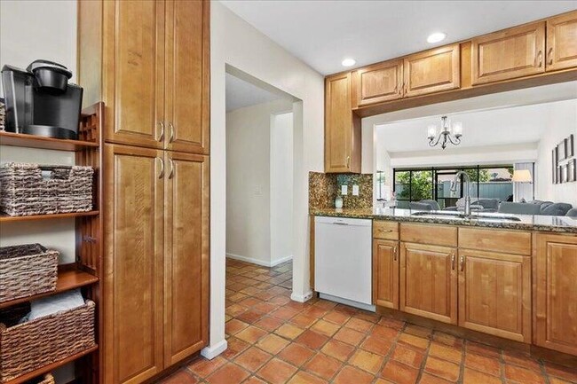 Building Photo - 12781 Spinnaker Ln