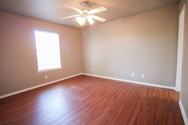 Building Photo - 3 Bed 2 Bath Rental Home in Tulsa