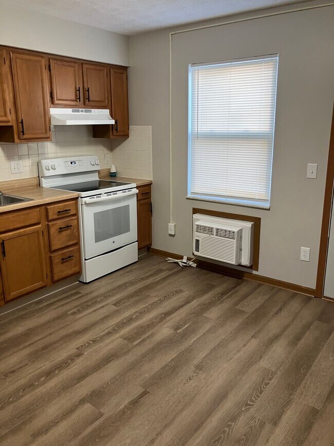 Building Photo - 1205 Bunker Hill Ct