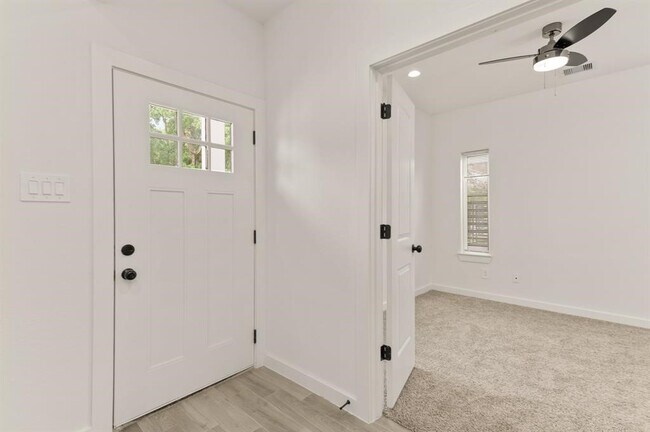 Building Photo - 4705 Idaho St