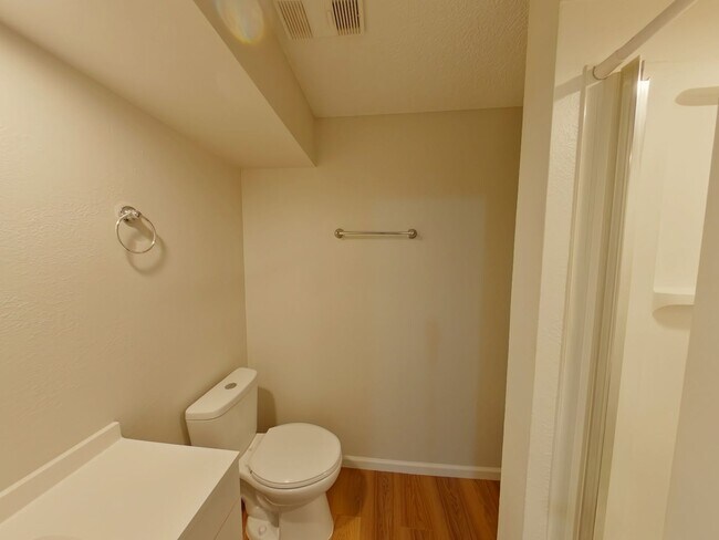 Building Photo - 3BR Renovated Townhome Rental - Receive ONE-MONTH FREE RENT with a 13-month lease!