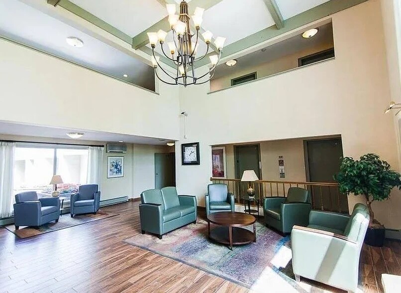 Building Photo - 1601 N Innsbruck Dr
