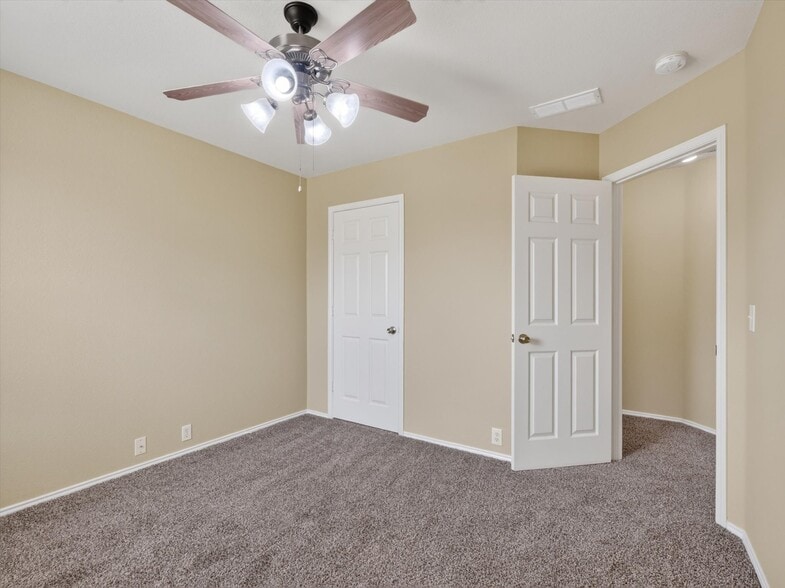Building Photo - 3004 Sawgrass Dr