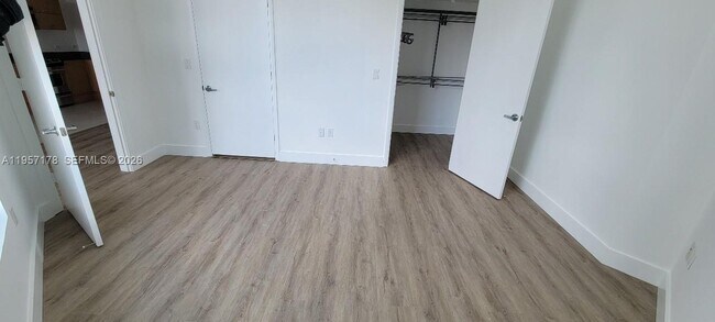 Building Photo - 350 S Miami Ave