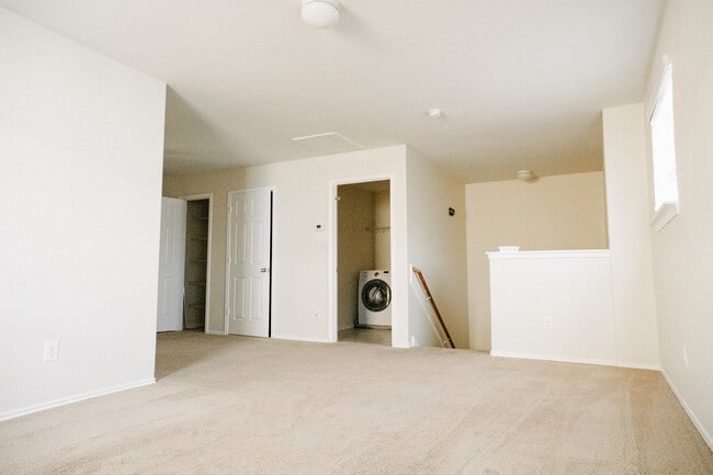 Building Photo - 12059 Helvick Cres Ave