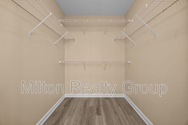 Building Photo - 101 Fairwoods Ct