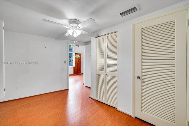 Building Photo - 12101 SW 68th Ct
