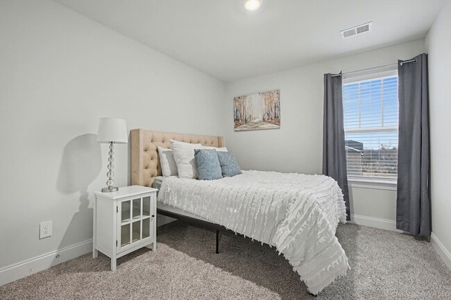 Building Photo - 1682 Denali Dr