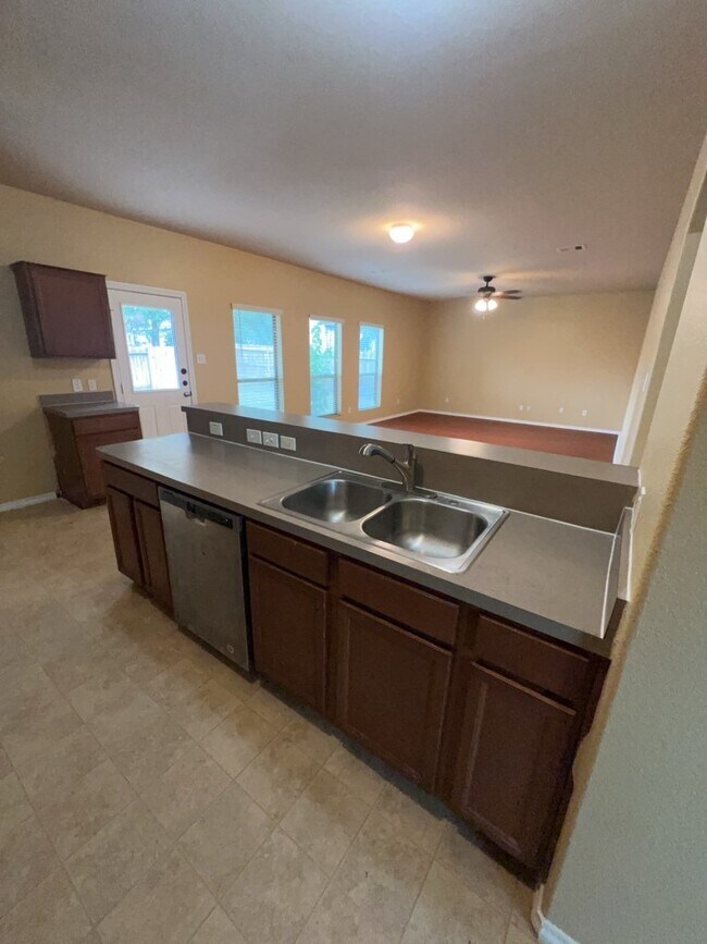 Building Photo - 808 Katydid Ct