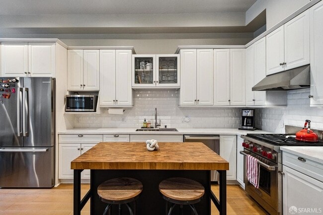 Building Photo - 2856 Sacramento St