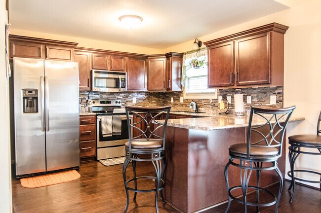 Building Photo - 676 Crestone Ln