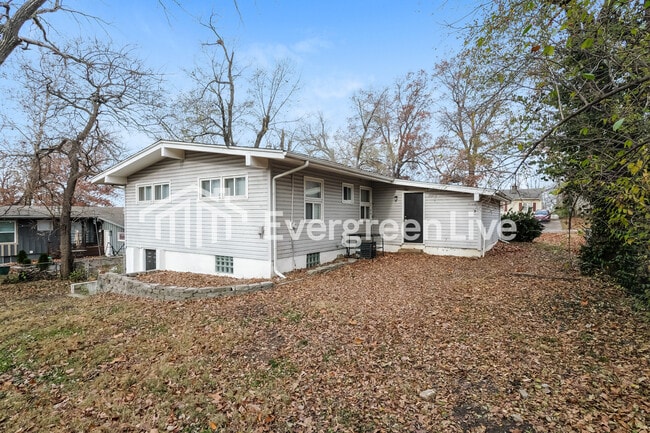 Building Photo - 6101 E 148th Ter