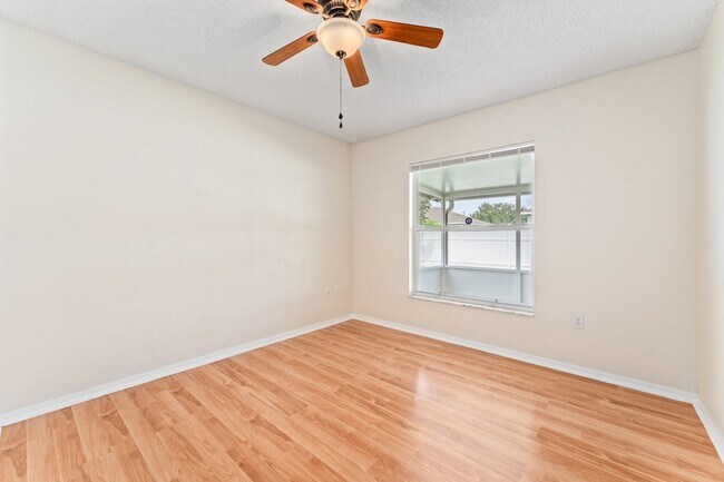 Building Photo - Charming 3-Bedroom, 2-Bath Home with Bonus Room in Poinciana!