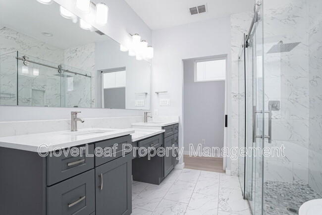 Building Photo - 2109 Schley Ave