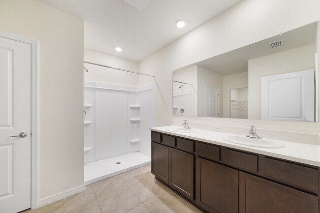Building Photo - 296 Hickory Crse Trl
