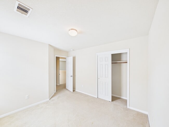 Building Photo - 3319 Apple Dale Dr