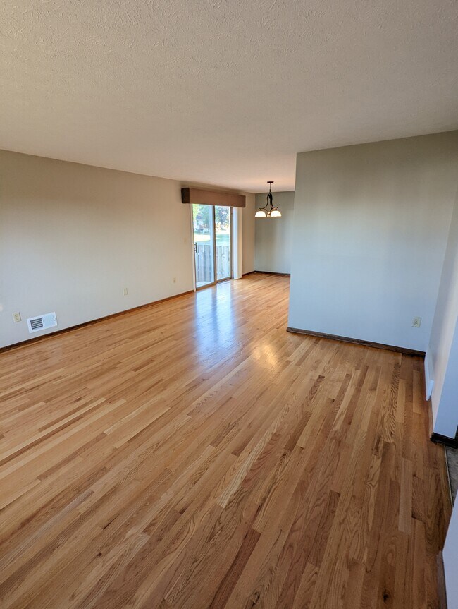 Building Photo - 440 Kennington Blvd